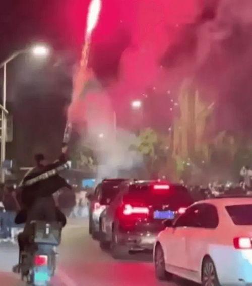 新闻爆料鬼火炸街事件,鬼火炸街事件引发社会关注